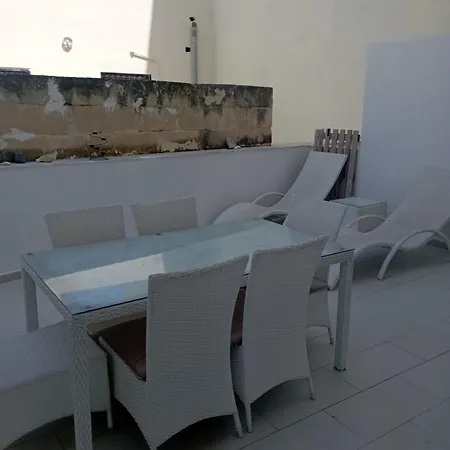 St Julian's 2 Bedroom * San Ġiljan